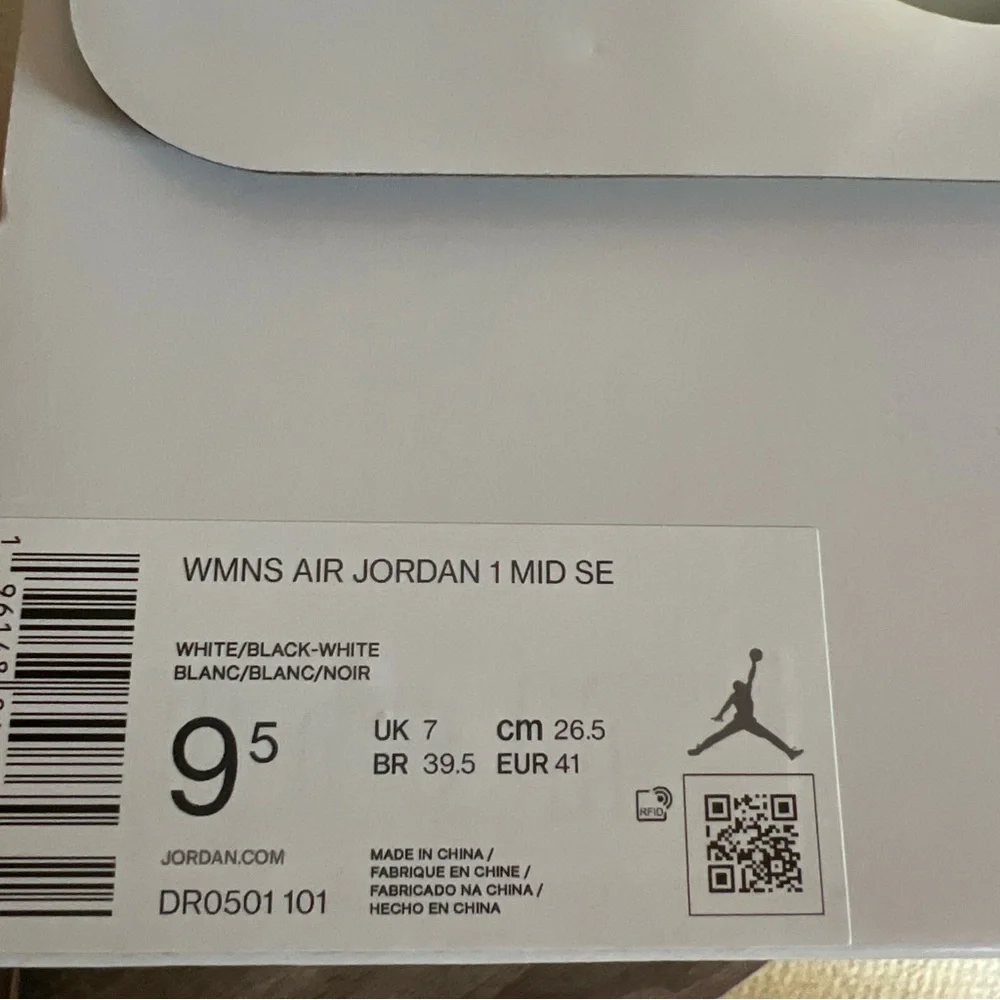 NIB Nike Women's Air Jordan 1 Mid SE Homage Split Black White Sz 9.5 - Picture 5 of 8